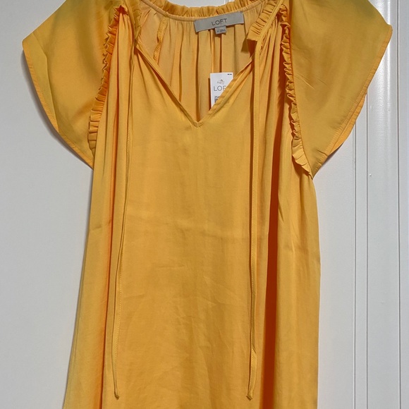 Women’s Loft tops size M - Picture 2 of 7